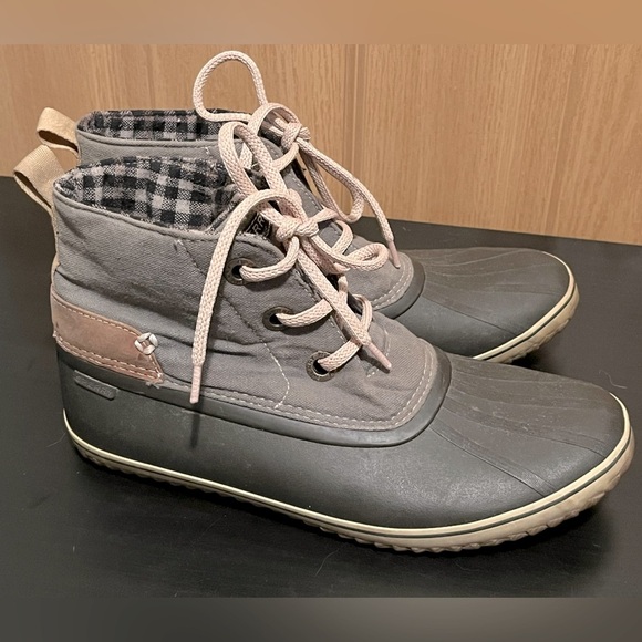 Sperry Women’s Ankle Duck Boots - Picture 1 of 14